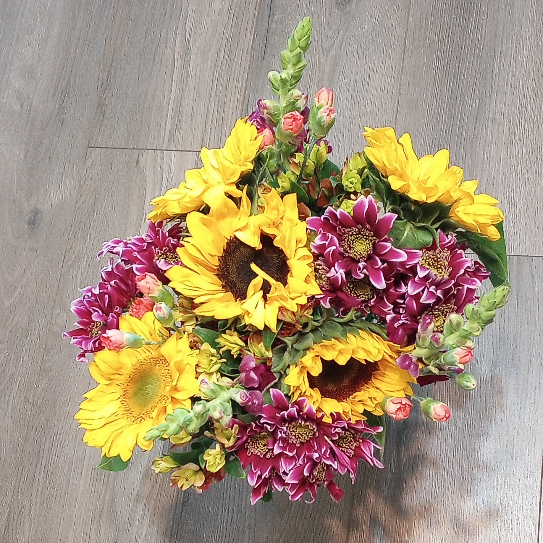 autumn harvest bouquet picture with sunflowers